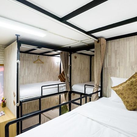 Hostel At Thonglor Бангкок Экстерьер фото