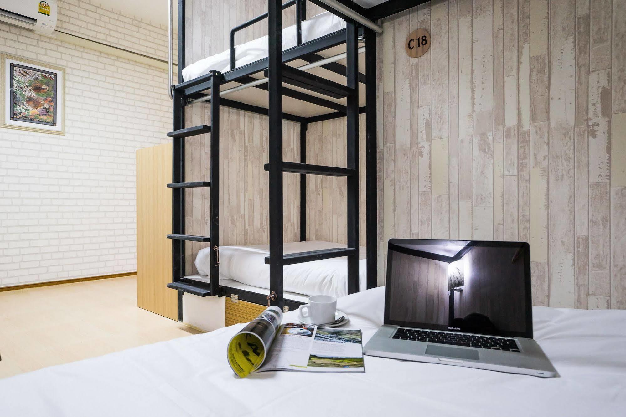 Hostel At Thonglor Бангкок Экстерьер фото