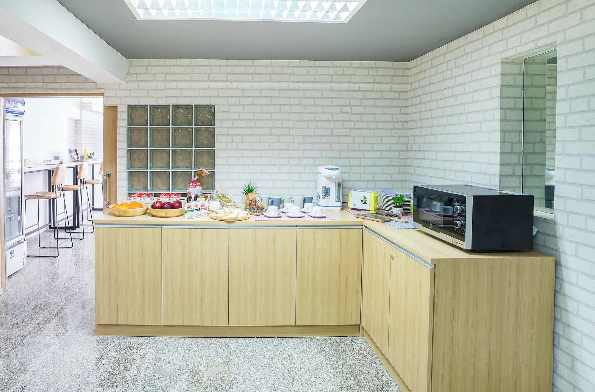 Hostel At Thonglor Бангкок Экстерьер фото